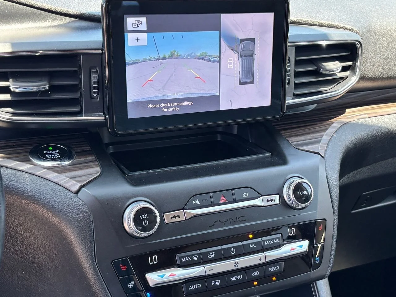 Used 2020 Magnetic Ford Limited image 24