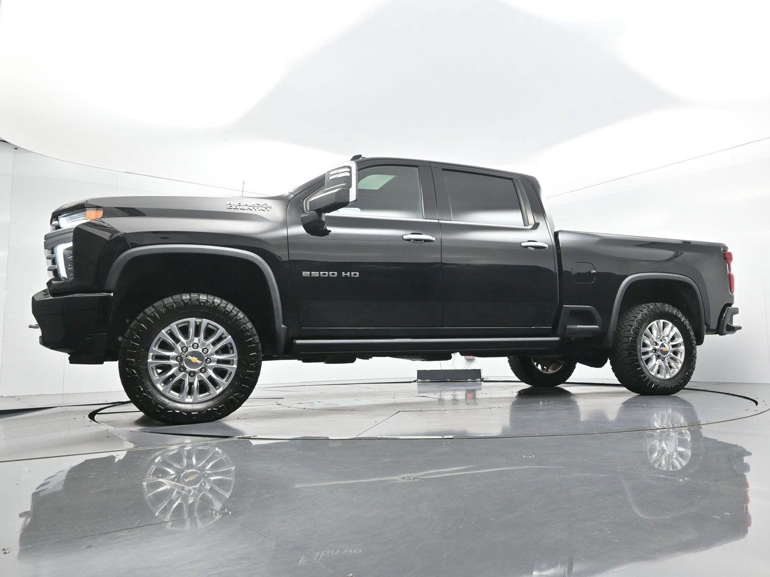 Used 2023 BLACK Chevrolet High Country image 47