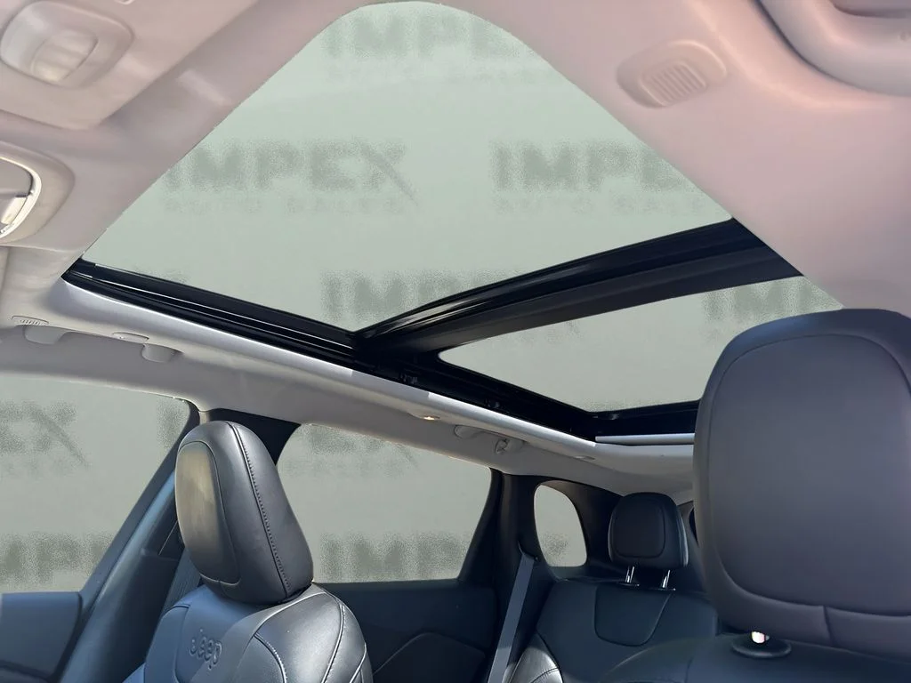 Used 2022 Gray Jeep Limited image 11