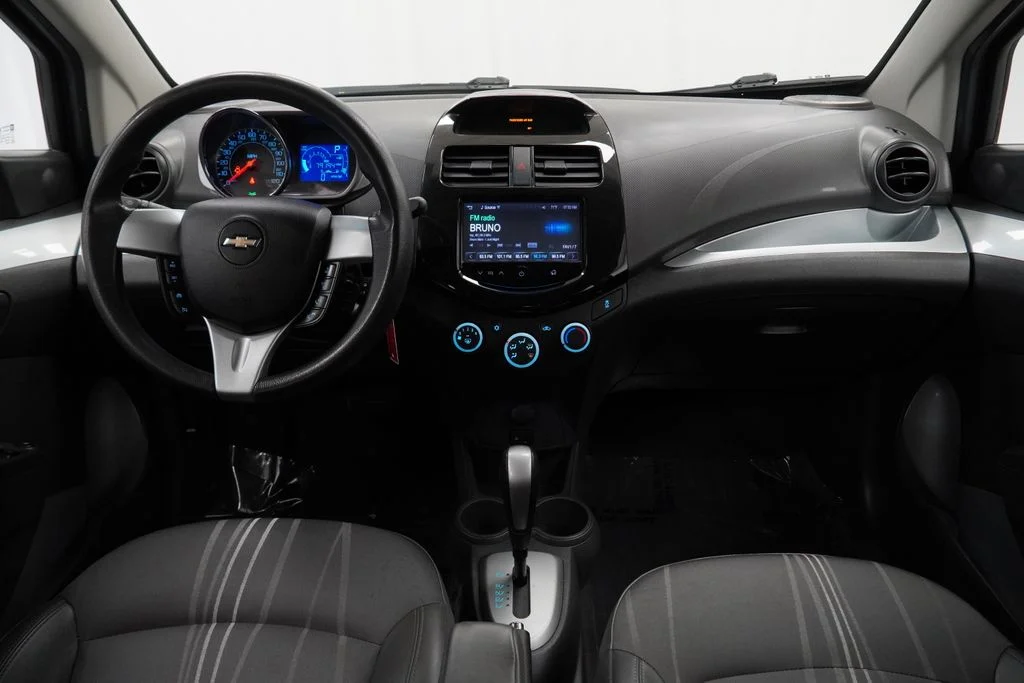 Used 2015 Silver Chevrolet 1LT image 23