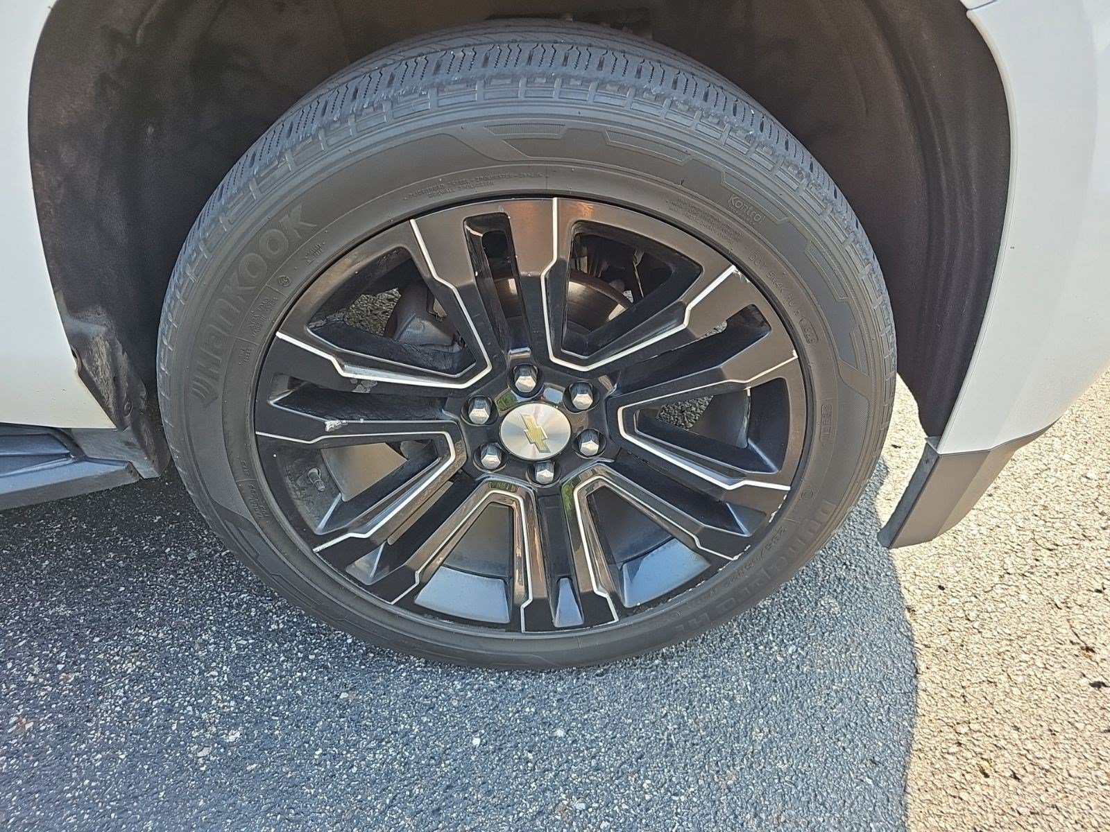 Used 2018 White Chevrolet LS image 9
