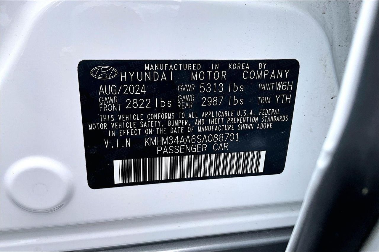 Used 2025 Serenity White Hyundai SEL image 21