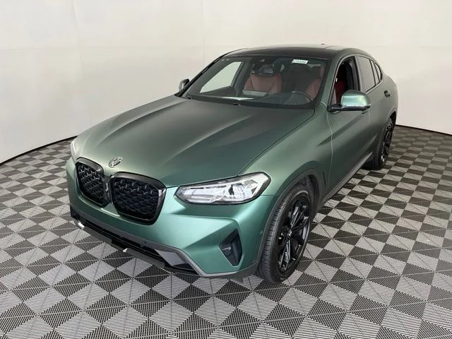 Used 2022 White BMW xDrive30i image 3