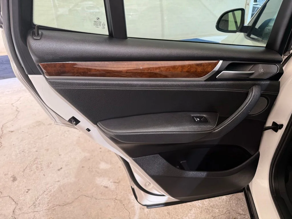 Used 2016 White Metallic BMW xDrive28i image 17