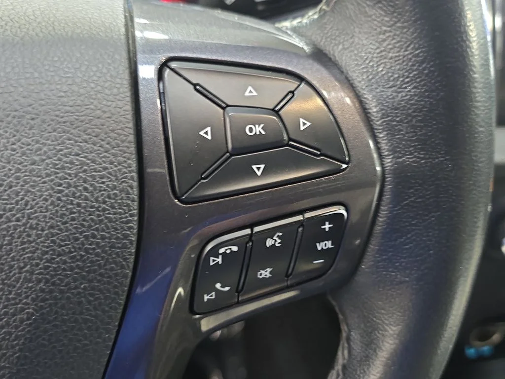 Used 2020 White Platinum Clearcoat Metallic Ford Lariat image 18
