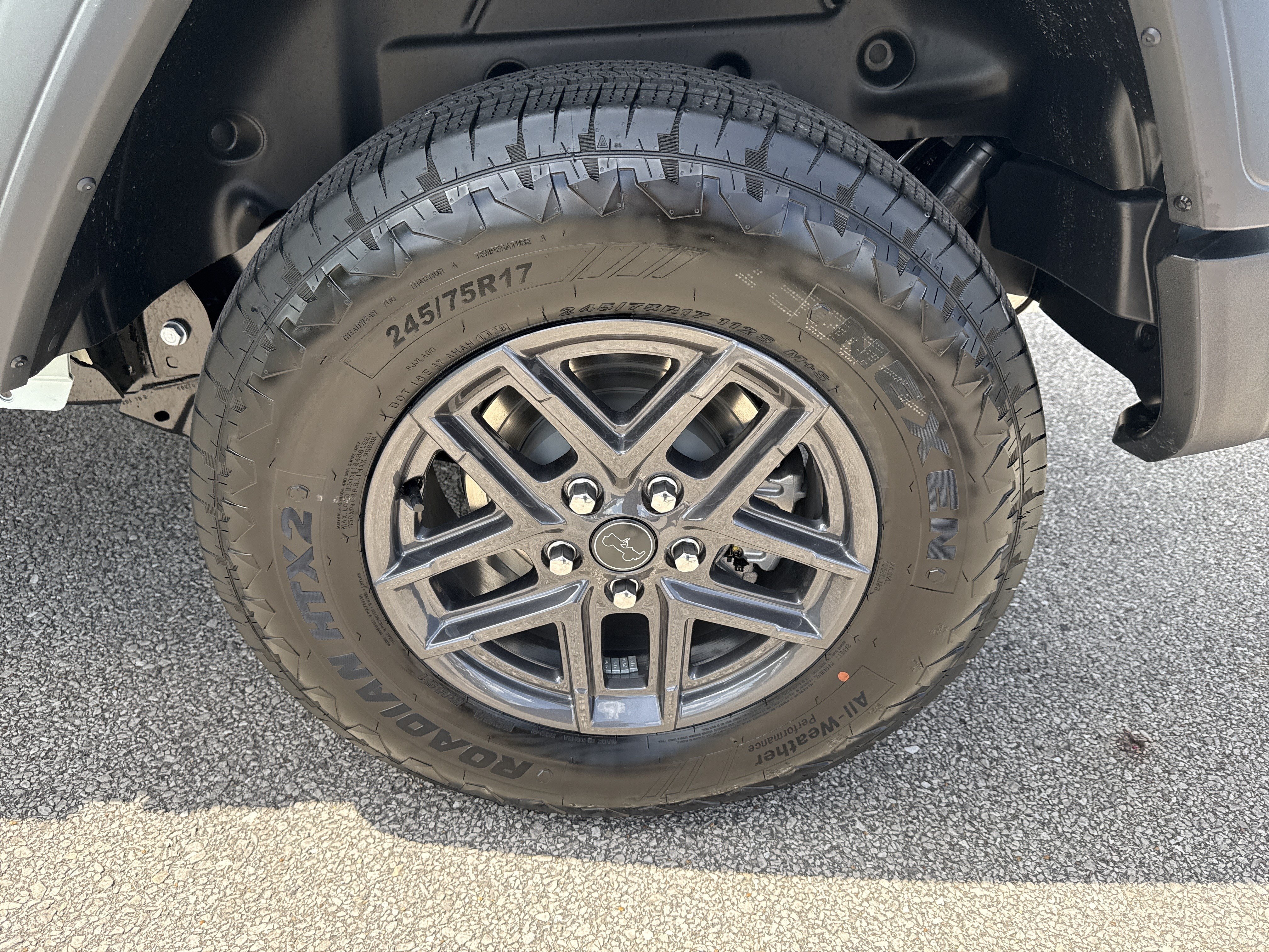 New 2026 Earl Clearcoat Jeep Sport S image 21
