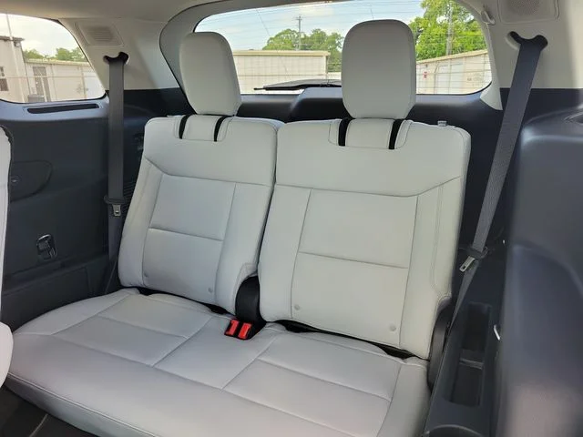New 2026 Star White Metallic Tri-Coat Ford Platinum™ image 10