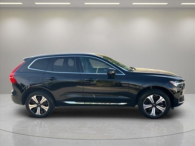 Used 2023  Volvo Plus Bright Theme image 6