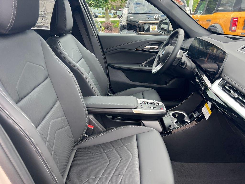 New 2026 Dune Grey Metallic BMW xDrive28i image 28