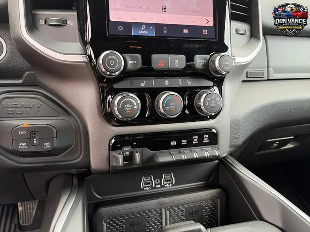New 2026 Diamond Black Crystal Pearl-Coat Exterior Paint RAM Big Horn image 18
