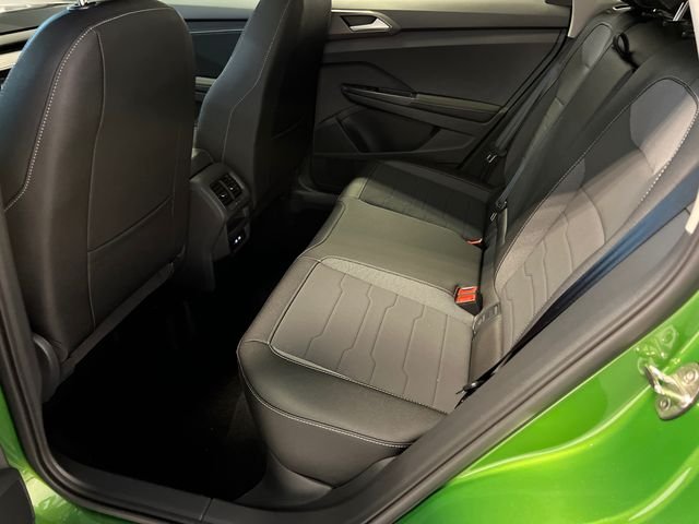 New 2026 Green Volkswagen 1.5T SE Black image 9