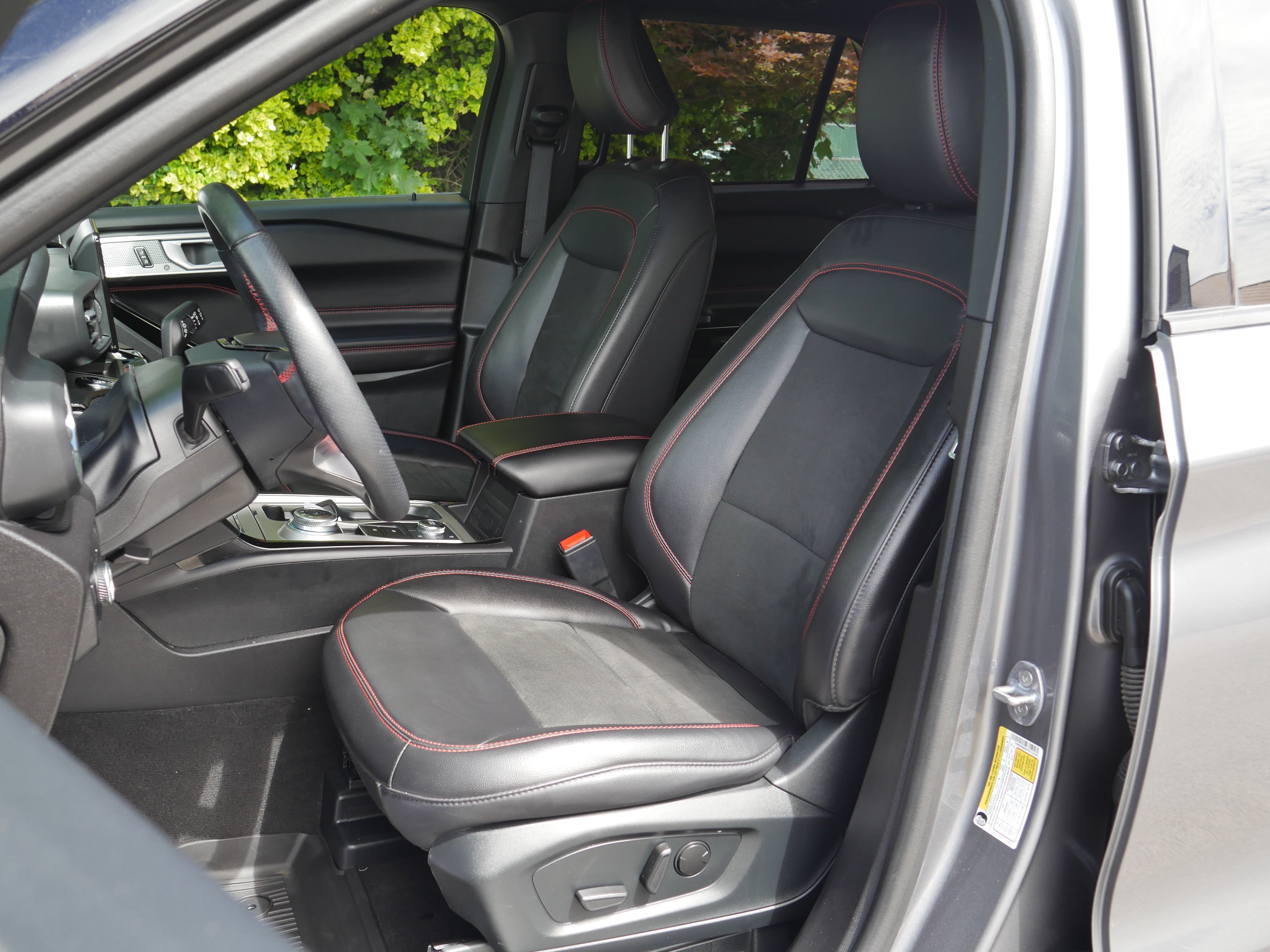 Certified Used 2023 Gray Ford ST-Line image 23