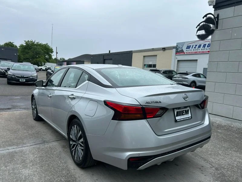 Used 2024 Silver Nissan 2.5 SV Sedan 4D image 49