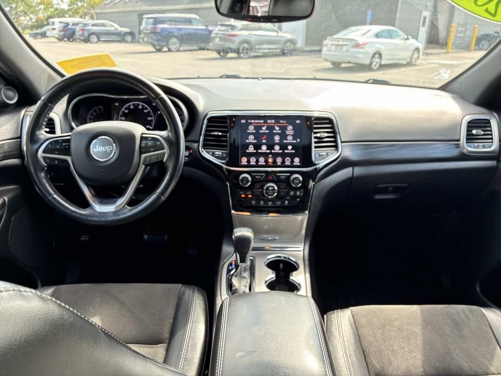 Used 2022 White Jeep Laredo X image 23