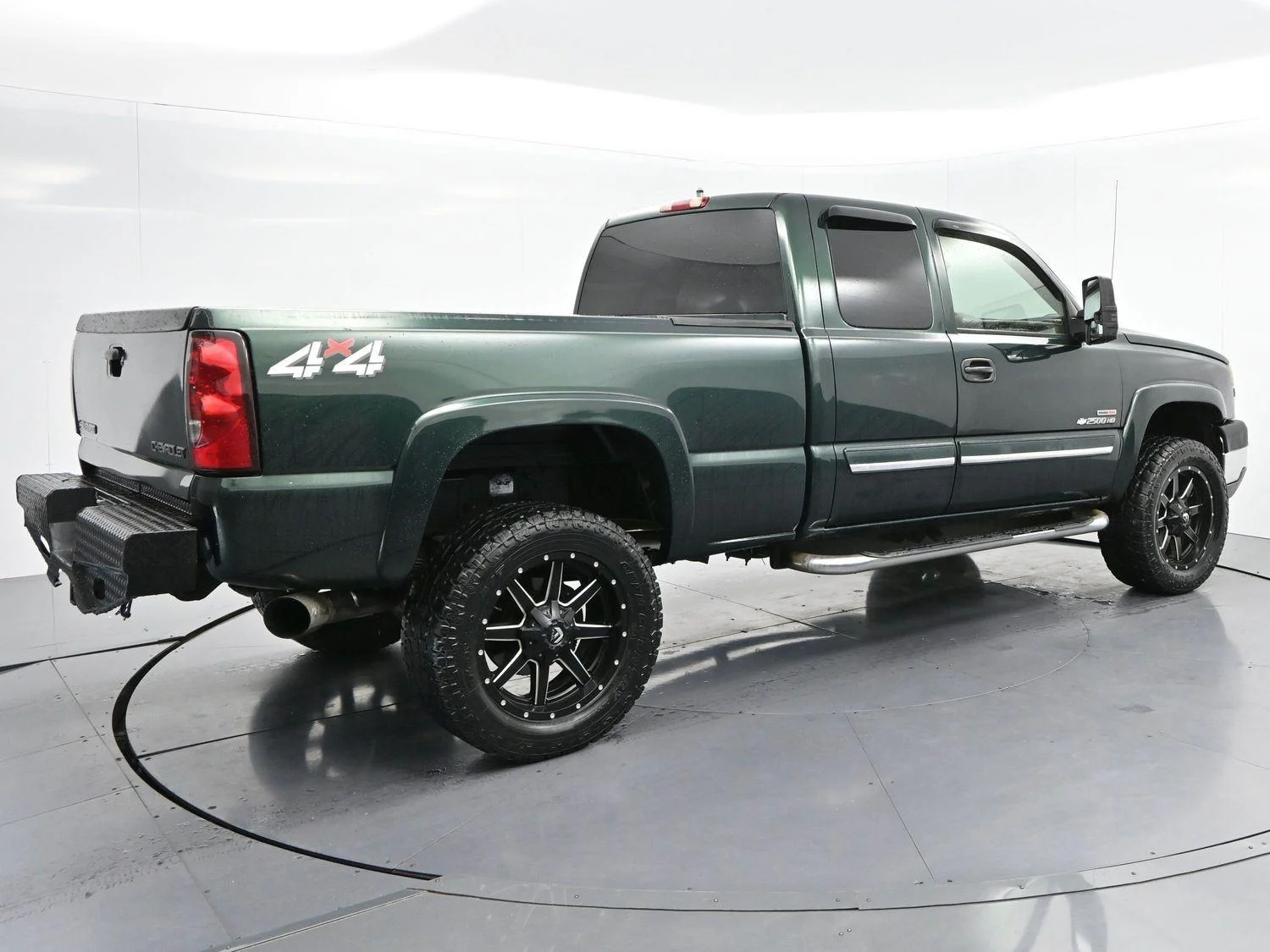 Used 2005 Dark Green Metallic Chevrolet LS image 7