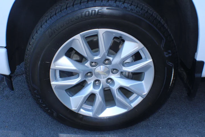 Used 2023 Summit White Chevrolet Custom image 5