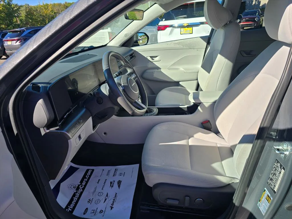 Used 2025 Gray Hyundai SEL image 11
