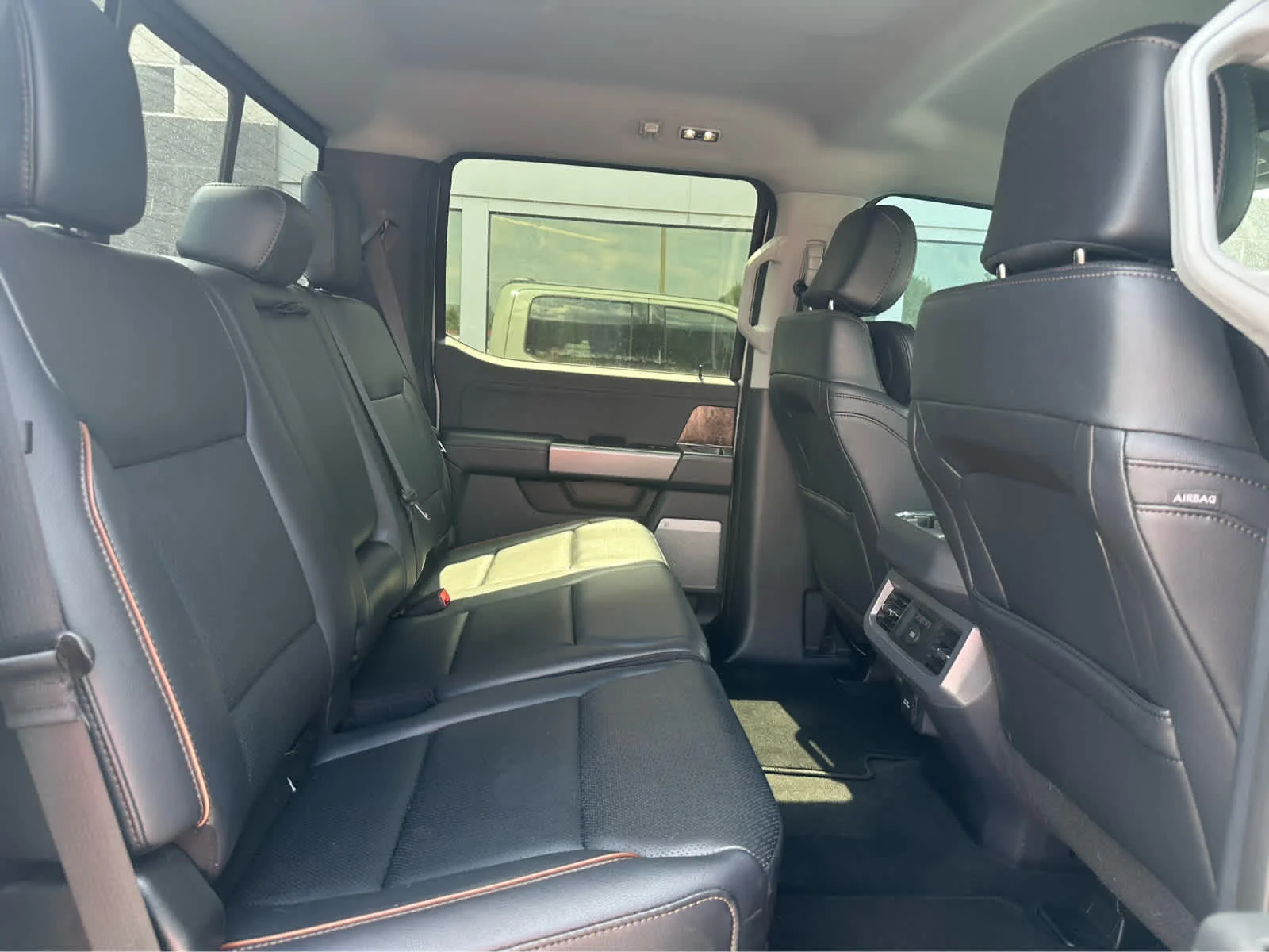 Used 2026 Avalanche Ford LARIAT image 10