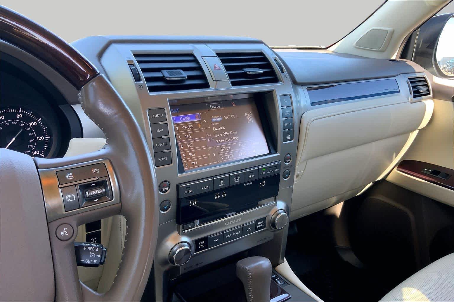 Used 2015 Starfire Pearl Lexus  image 7