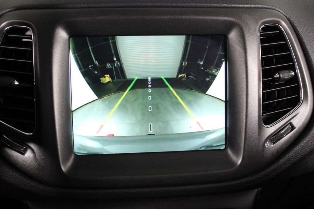 Used 2020 Gray Jeep Trailhawk image 30