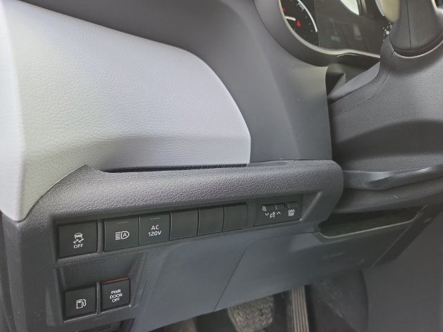 Used 2025  Toyota XLE image 27