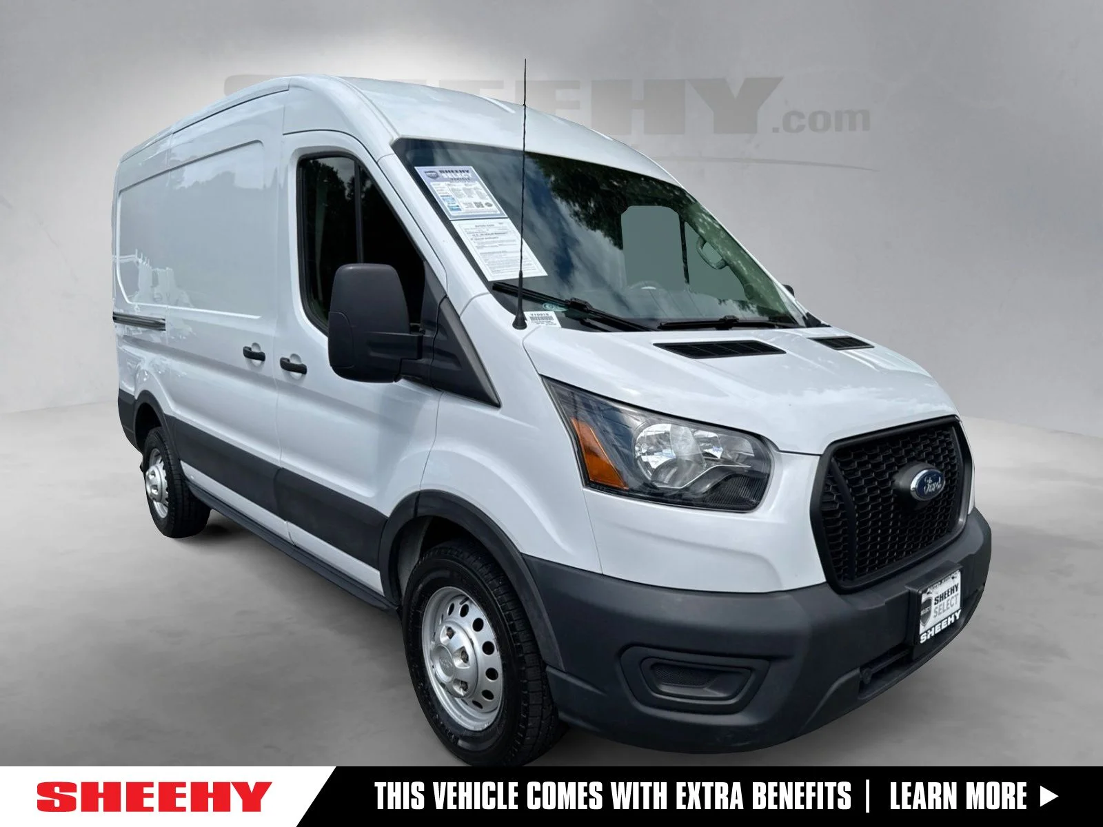 Used 2022 Oxford White Ford Base image 1