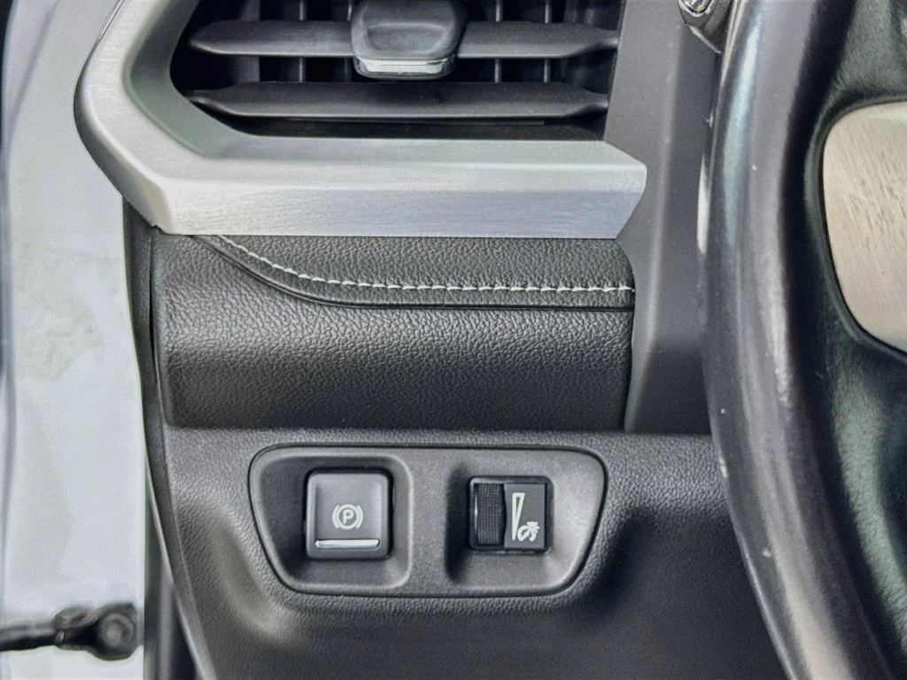 Used 2019 White GMC SLE-1 image 10