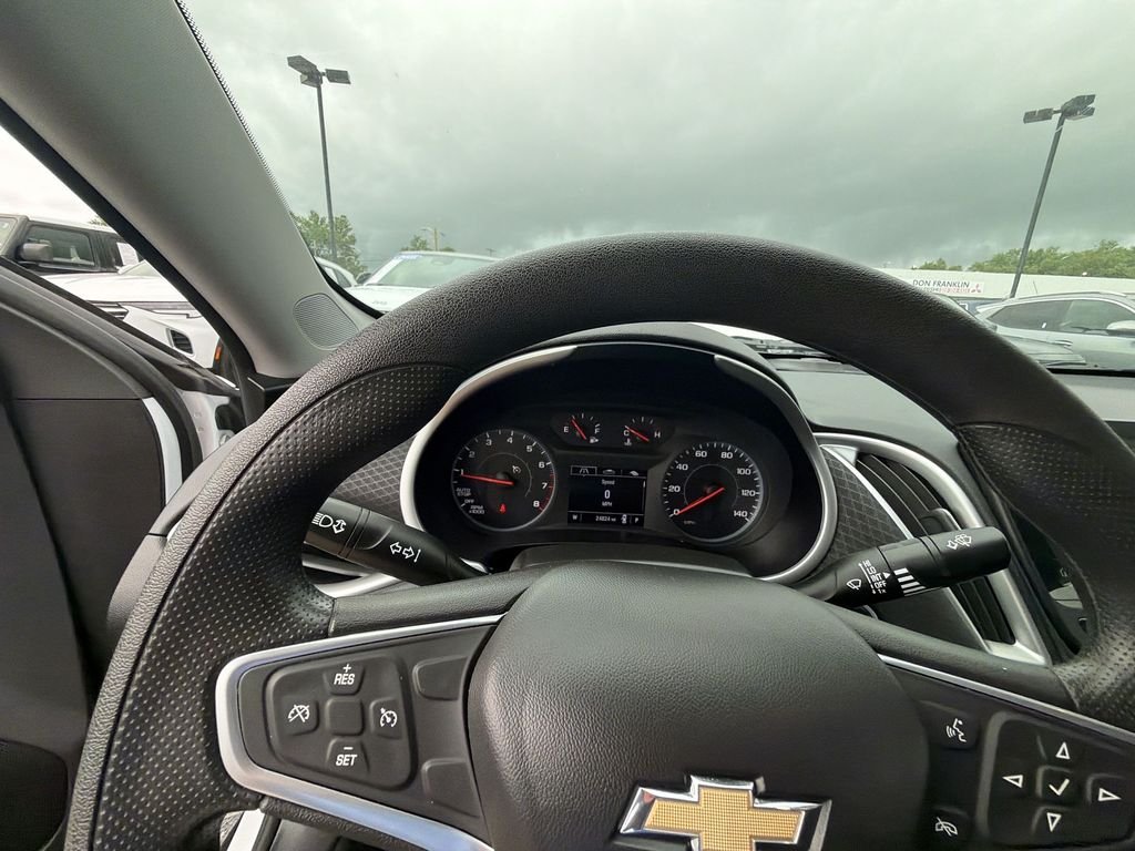 Used 2022 White Chevrolet LS image 15