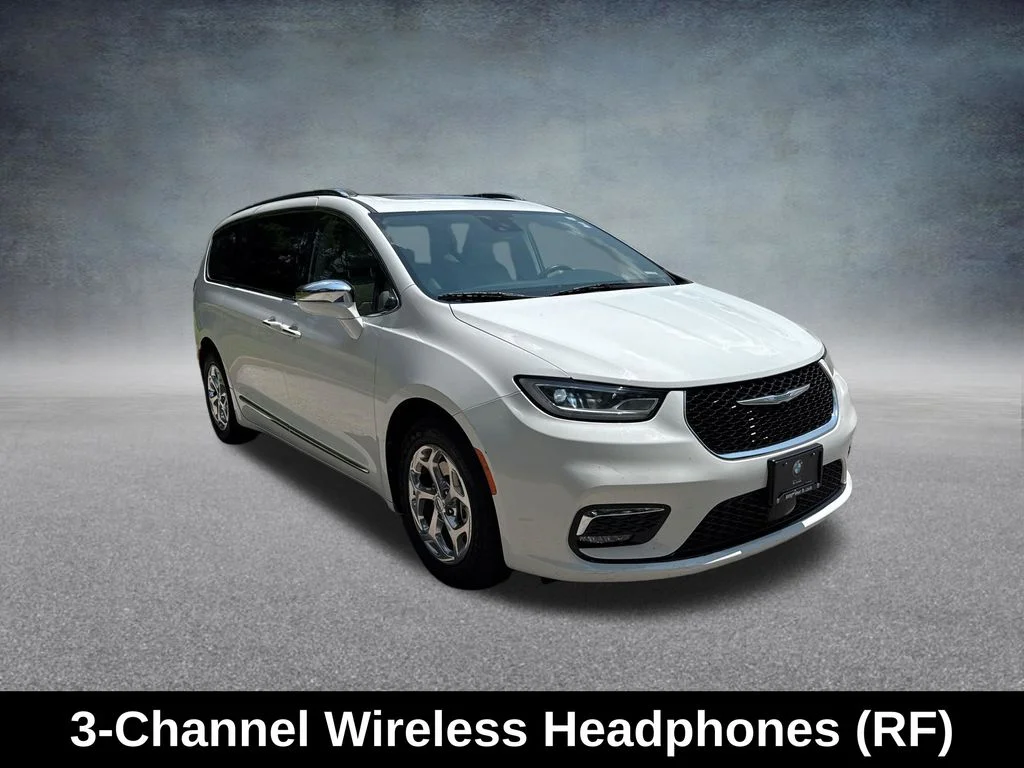 Used 2021 White Chrysler Limited image 9