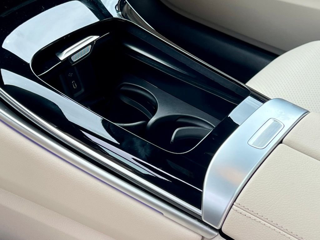 Certified Used 2023  Mercedes-Benz GLC 300 image 23