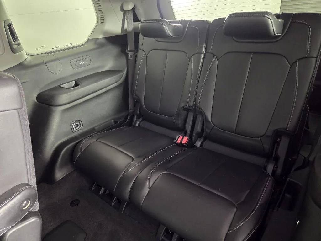 Used 2021 Silver Zynith Jeep Limited image 28