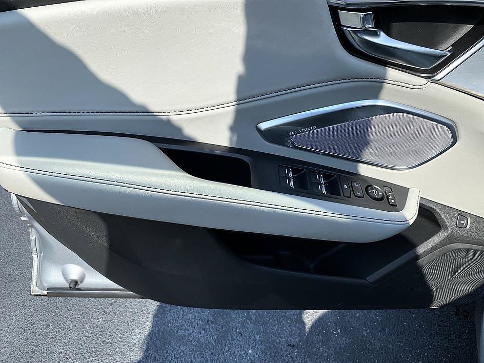 Used 2019 Silver Acura w/Technology Pkg image 9