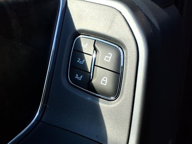 New 2026 Agate Black Metallic Ford F-350® Lariat® image 10