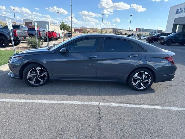 Used 2023 Gray Hyundai SEL image 3