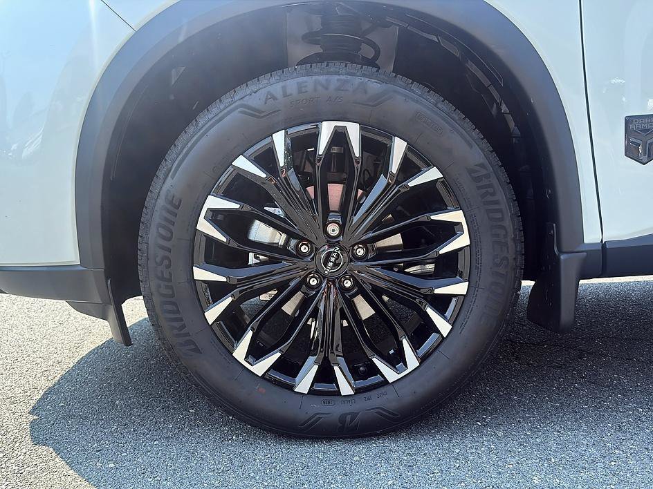 Used 2026 Everest White Pearl Tricoat Nissan Dark Armor image 37