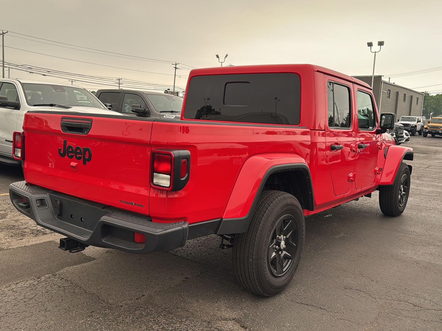Used 2025 Firecracker Red Clearcoat Jeep Texas Trail image 10
