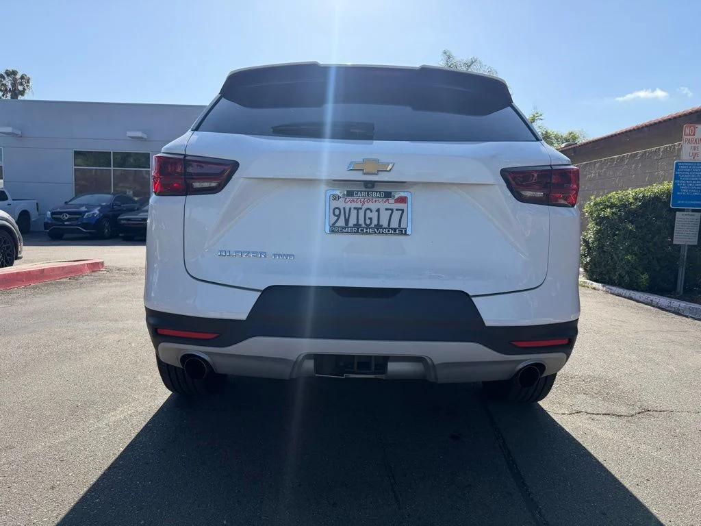 Used 2025 White Chevrolet LT image 13