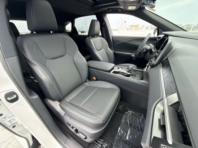 Used 2025 White Lexus 350 Premium image 26