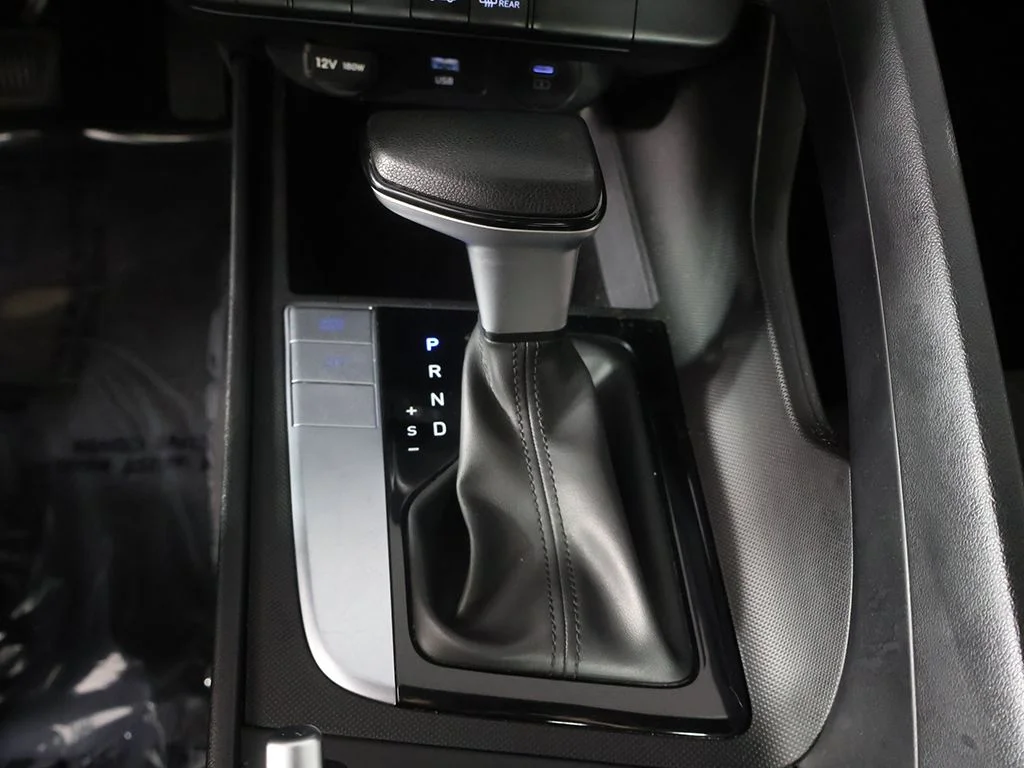 Used 2025 Blue Hyundai SE image 38