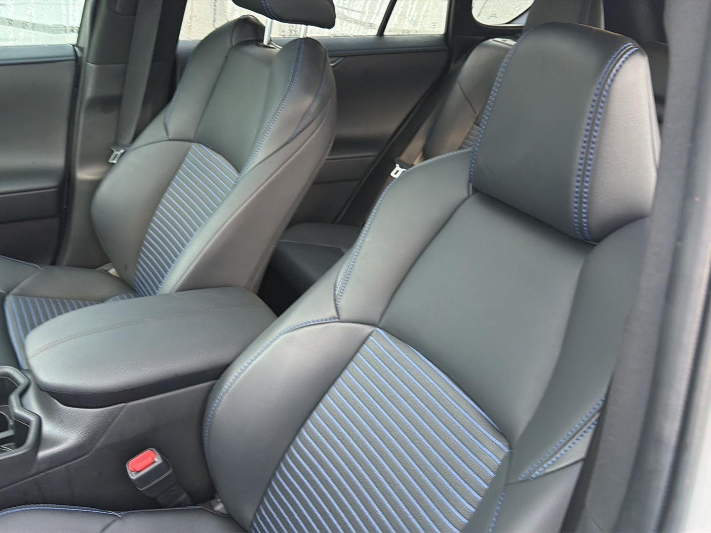 Used 2024 Wind Chill Pearl w/Midnight Black Metallic Roof Toyota Hybrid XSE image 29