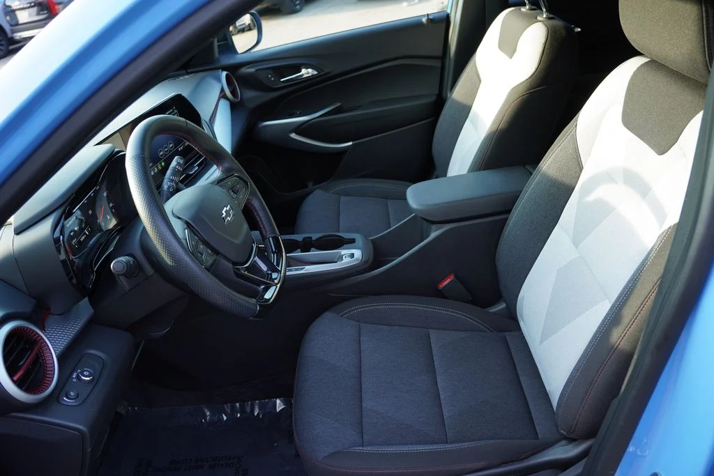 Used 2024 Fountain Blue Chevrolet 1RS image 16