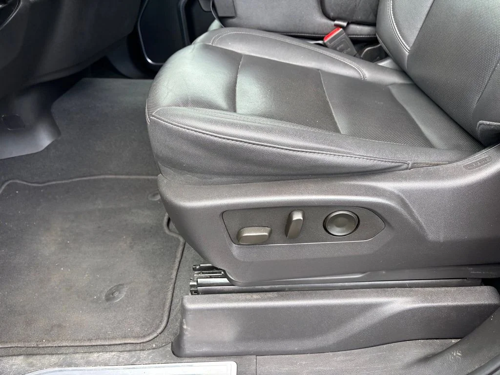 Used 2025 Black GMC SLT image 22