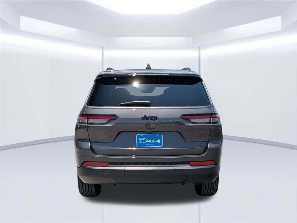 New 2026 Baltic Gray Metallic Clear-Coat Exterior Paint Jeep Altitude image 5