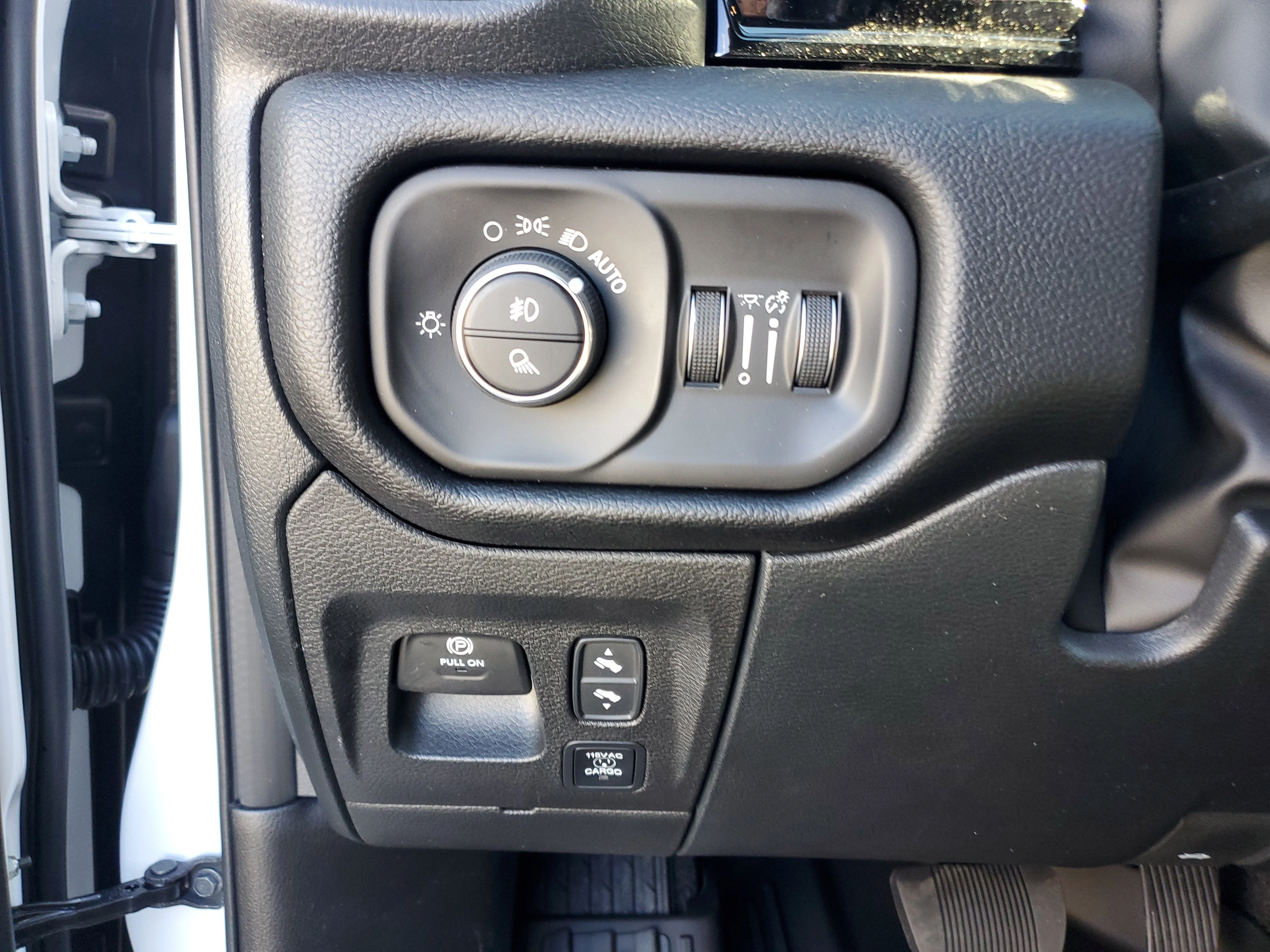New 2026 Bright White Clear-Coat Exterior Paint RAM Laramie image 25