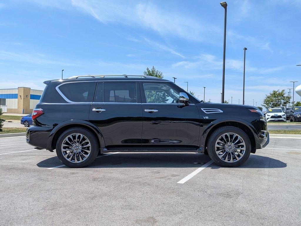 Used 2022 Black Nissan Platinum image 8