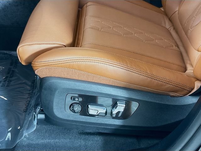 Used 2026 Green Metallic BMW ALPINA XB7 image 20