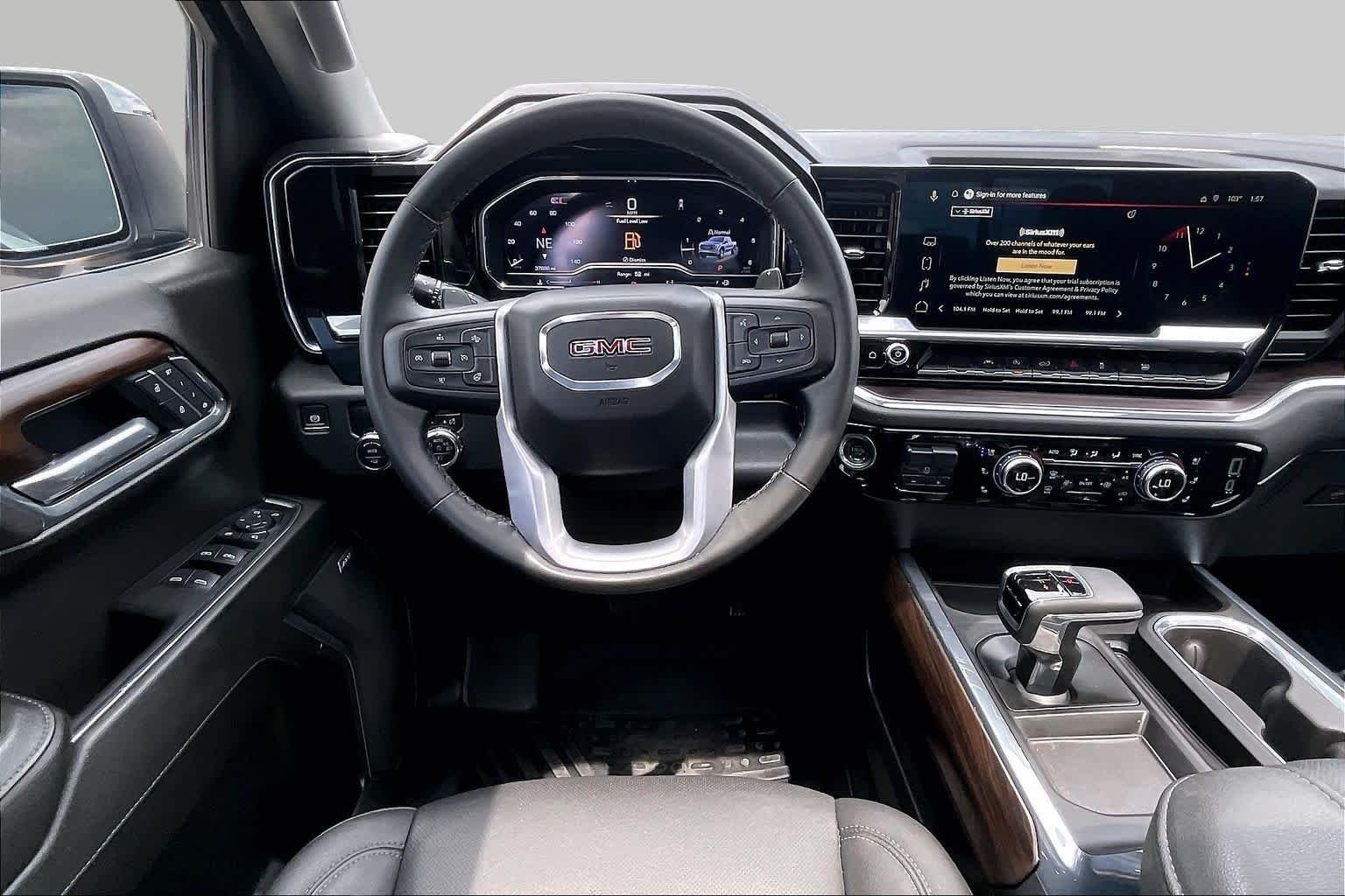 Used 2025 Sterling Metallic GMC SLT image 5