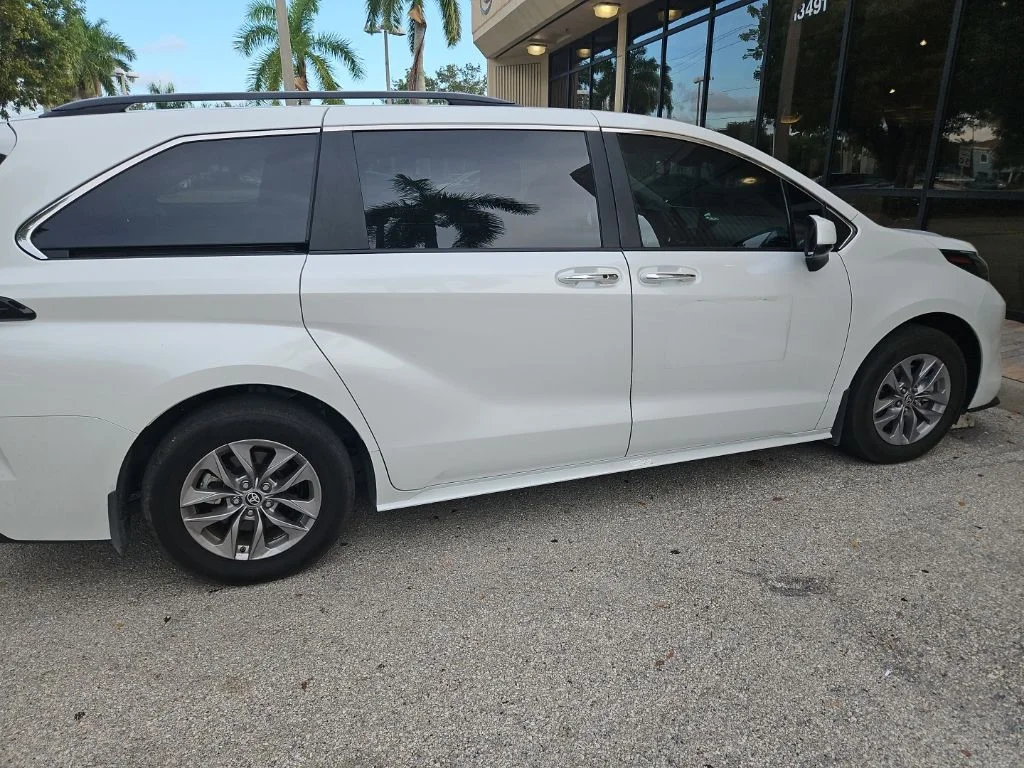 Used 2025 Beige Toyota XLE image 5