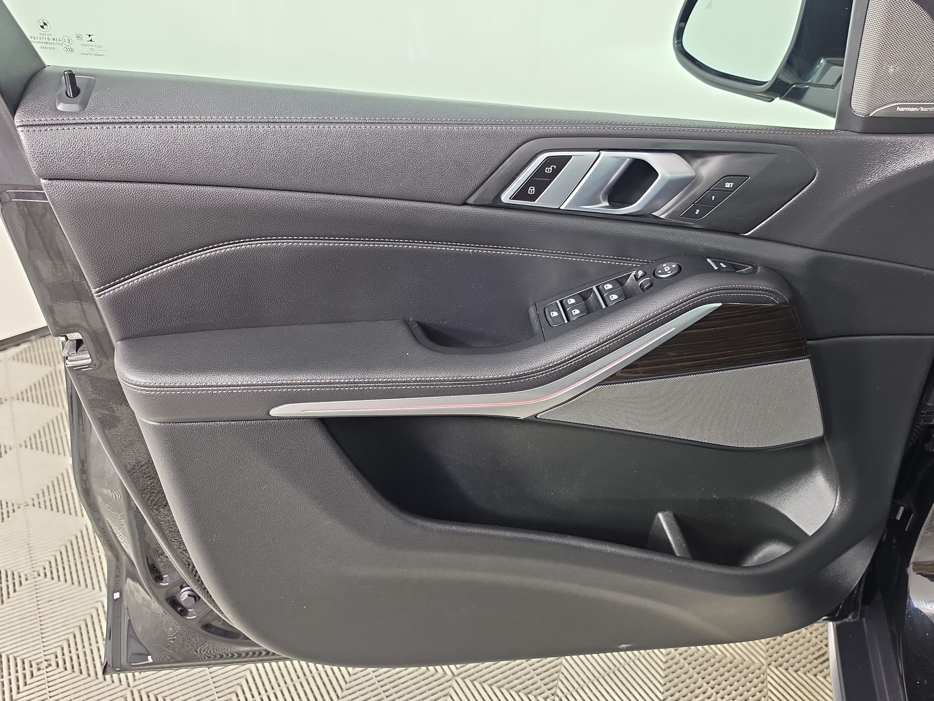 Used 2020 Black BMW sDrive40i image 19