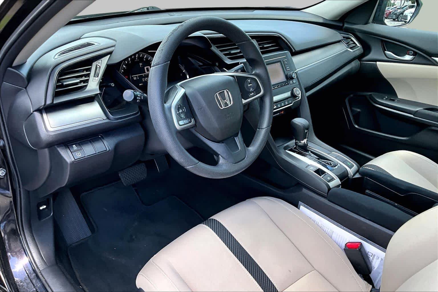 Used 2018  Honda LX image 18